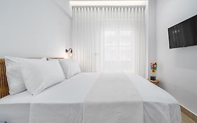 Rizes Suites Metro Dafni